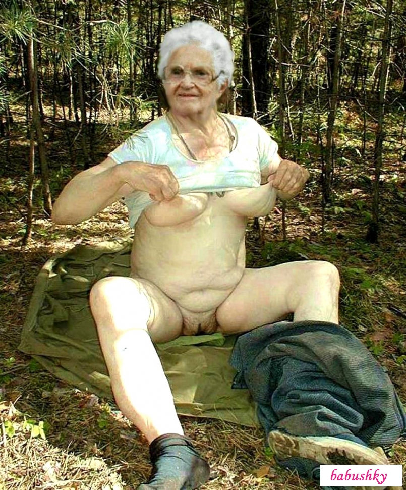 Старую Бабушку В Деревне Секс