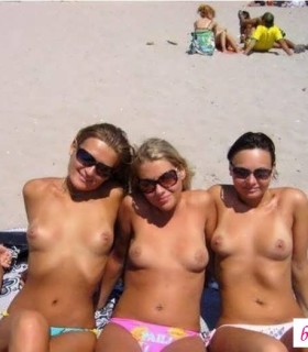 Привлекательные сиськи девок на нудиских пляжах