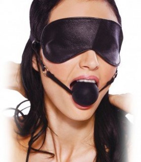 Фетиш с помощью эротического набора Blindfold Ball Gag