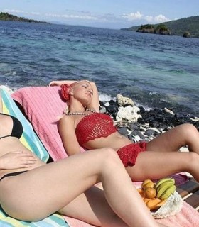 Пляжный секс со стройными женщинами  (15 порно сперма фото)