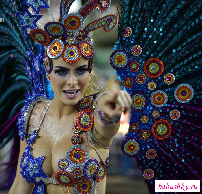 Аппетитные бразильянки на карнавале в Рио-де-Жанейро